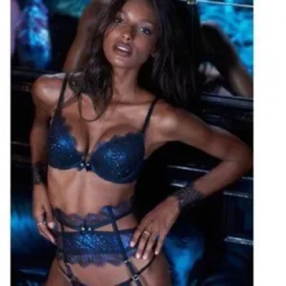 Victoria's Secret Midnight Blue Lace Bra Set - Picture 3 of 12